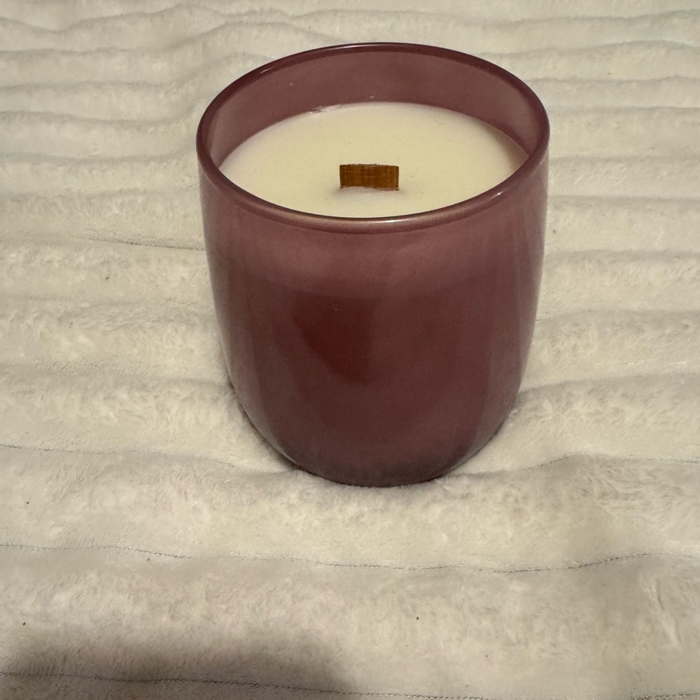 Better Homes And Gardens Mauve Glass Candle with Wooden‎ Wick New